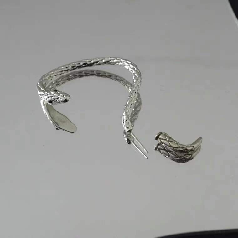 Snake Earcuff